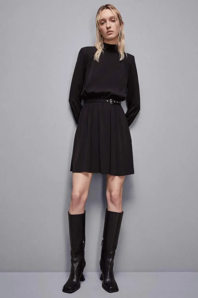 Abito con cintura in twill Essential