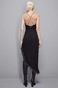 Abito con piume in chiffon
