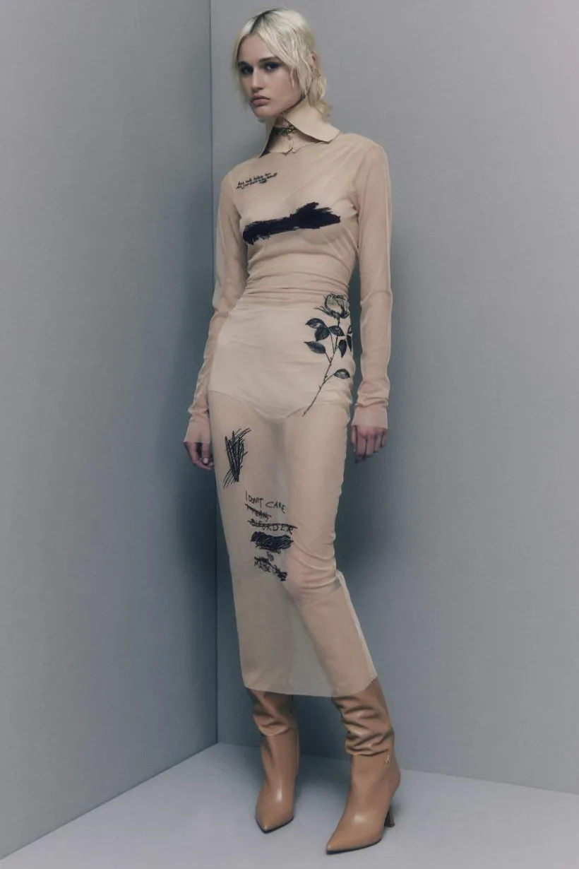 Abito con ricamo in tulle