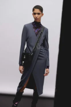 Abito slim fit in lana Essential