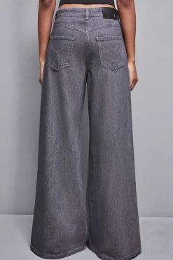 Jeans grigio vita bassa wide leg con strass