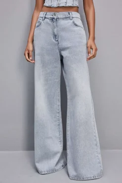 Jeans over vita bassa in denim