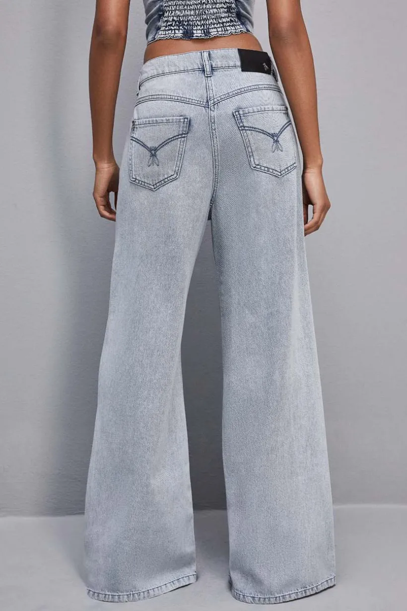 Jeans over vita bassa in denim