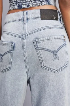 Jeans over vita bassa in denim