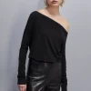 Maglia con spalla scesa "Essential"