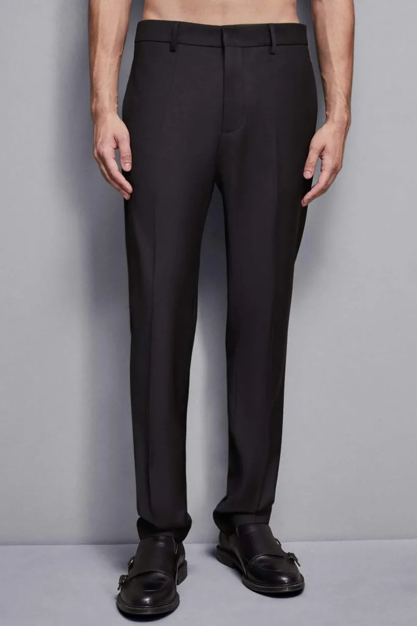 Pantalone con nuovo taglio a sigaretta