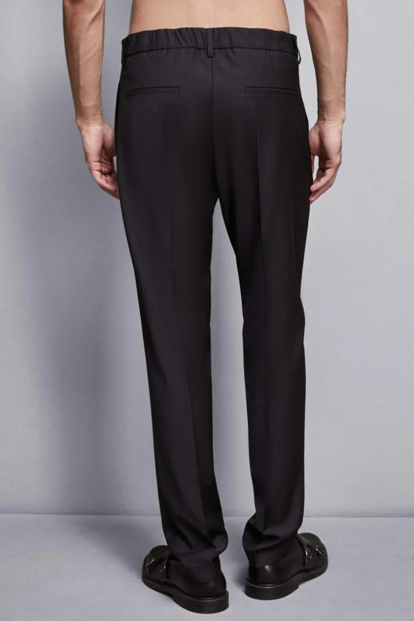 Pantalone con nuovo taglio a sigaretta
