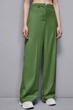 Pantaloni con pinces in flanella