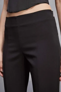 Pantaloni slim