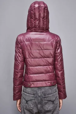 Piumino con cappuccio in nylon down proof