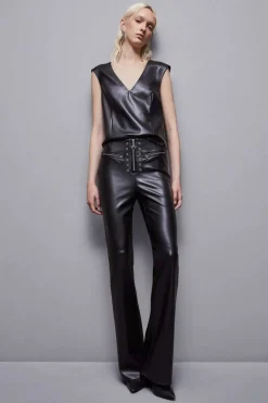 Top a "V" con zip