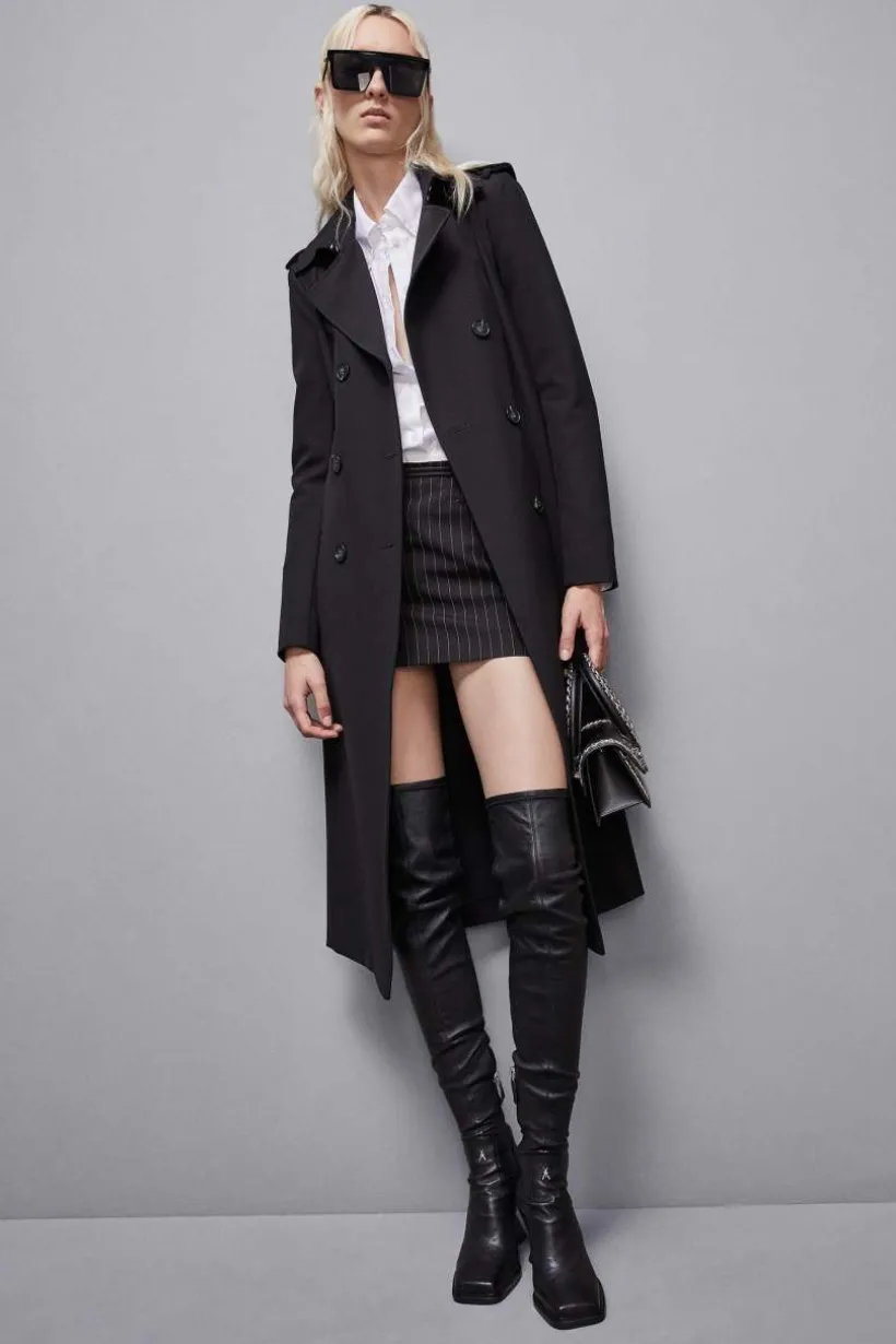 Trench con fibbia in nylon bielastico